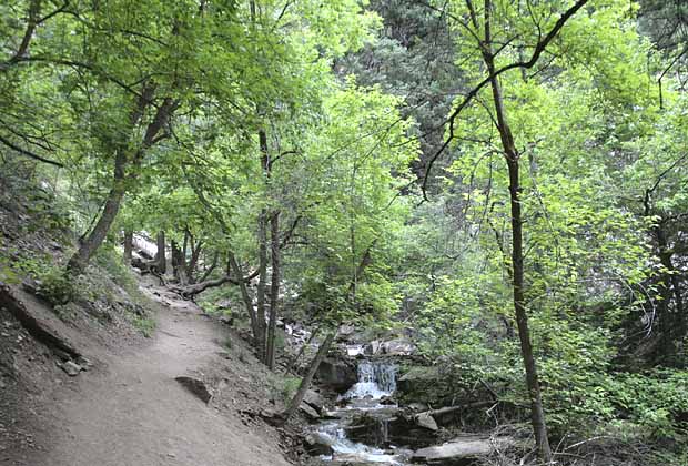 Hanging Lake Trail