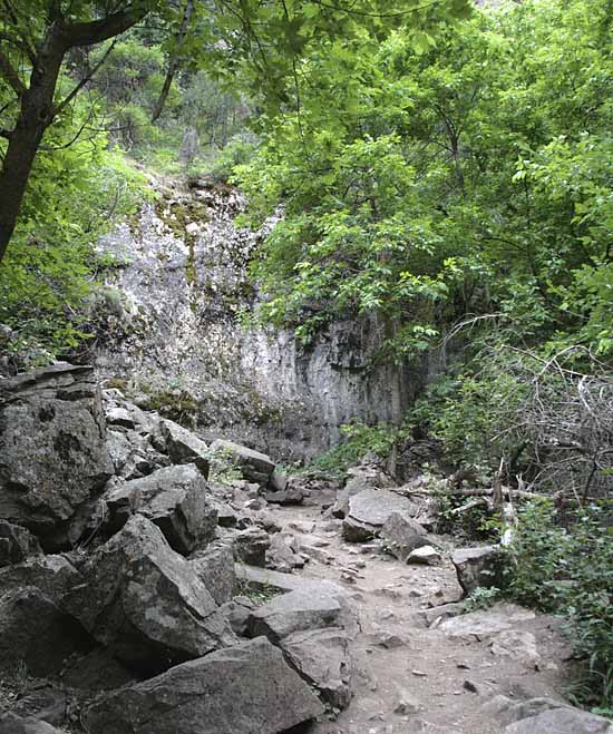 Hanging Lake Trail