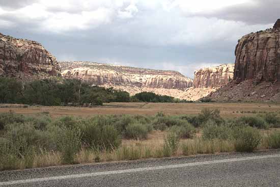 Newspaper Rock to Elephant Hill