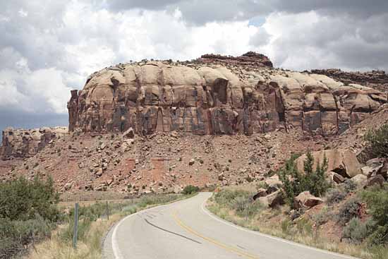 Newspaper Rock to Elephant Hill