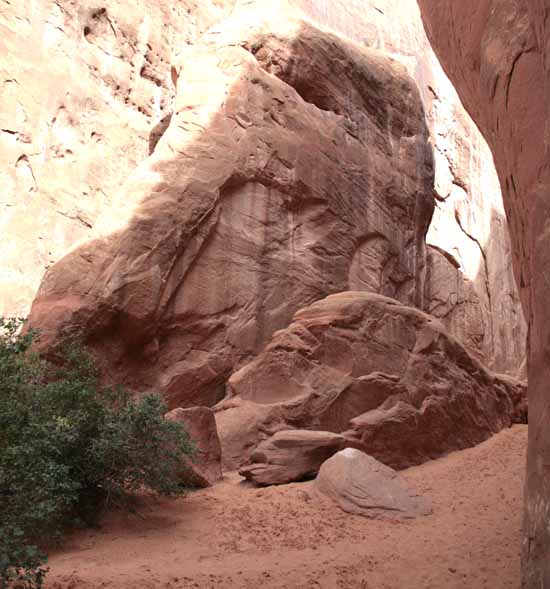 Sand Dune Arch